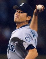 Mariners Sasaki earns season's 1st win